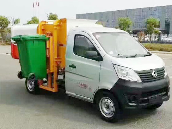 重庆长安挂桶式垃圾车