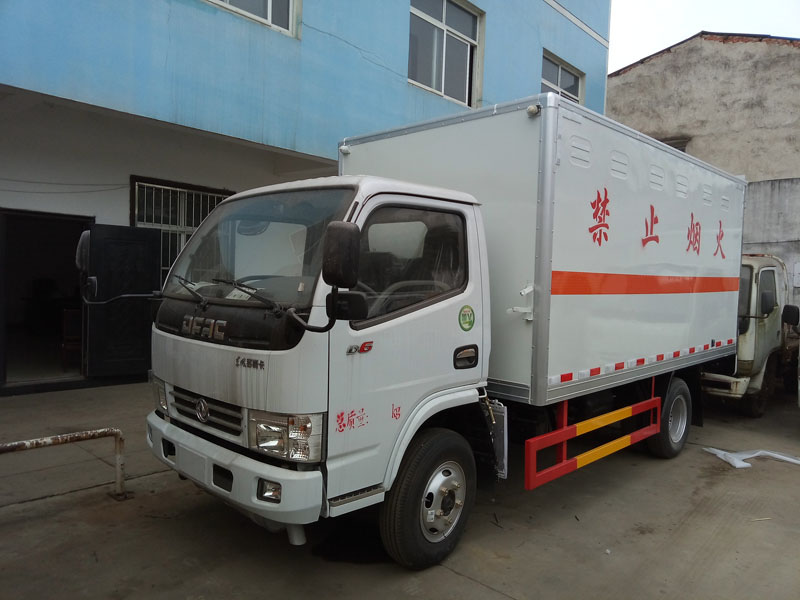 多利卡4.1米(蓝牌)毒性感染性厢式车