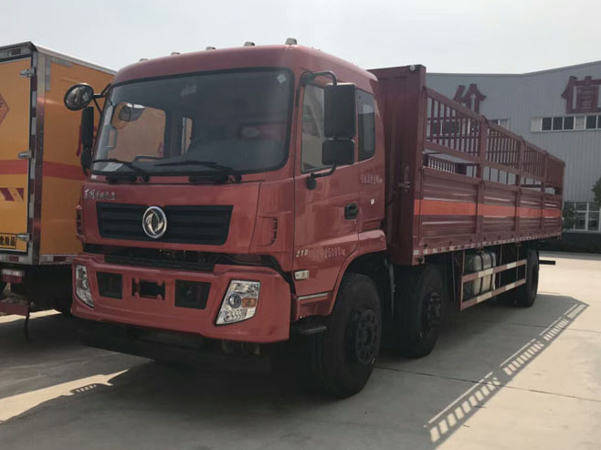 东风9.5米(15.3吨)气瓶车