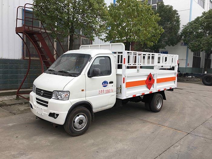 东风俊风3.3米(蓝牌)气瓶车