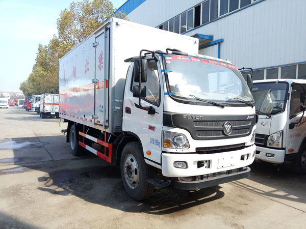 福田5.1米(6.9吨)杂项危险品厢式车