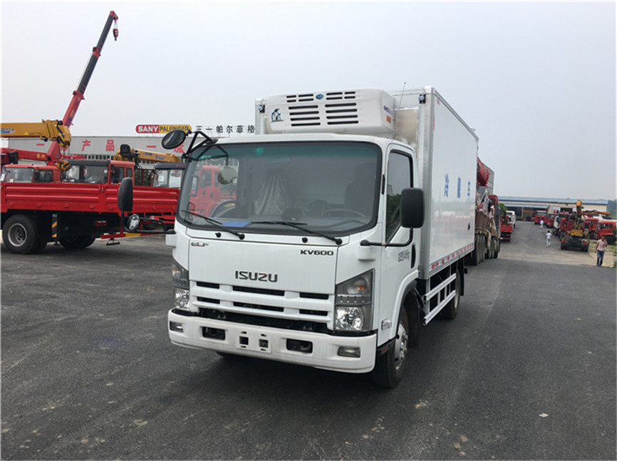 庆铃五十铃KV600 4.2米冷藏车