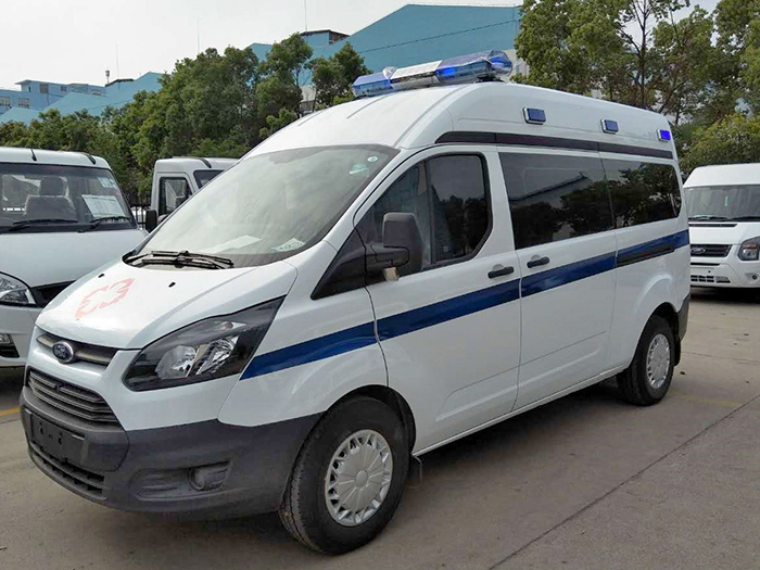新全顺中轴柴油救护车