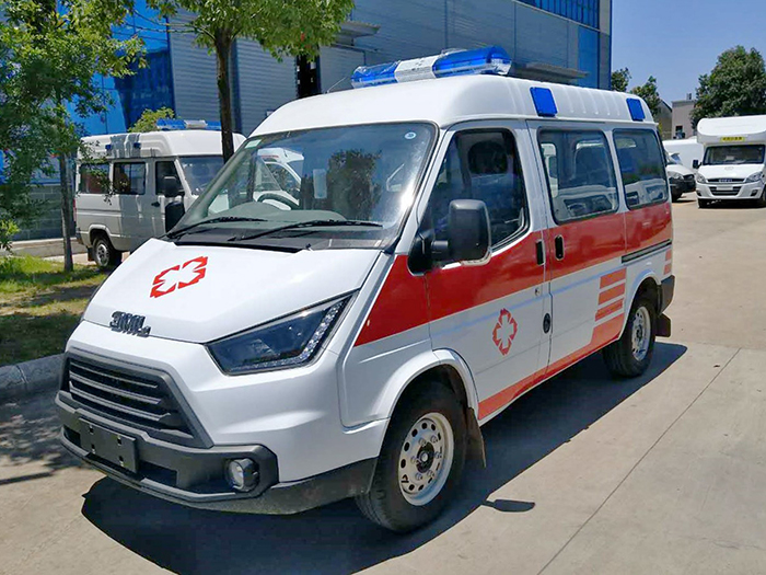 特顺短轴柴油救护车