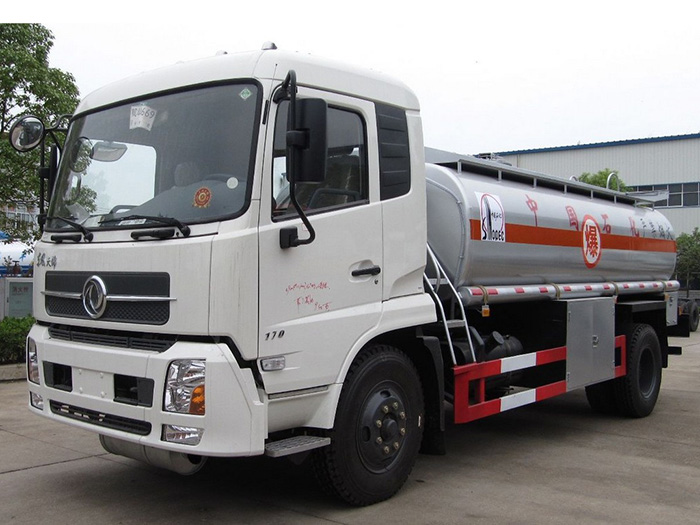 东风天锦运油车14立方