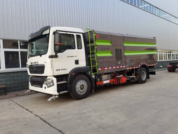重汽豪沃16方洗扫车