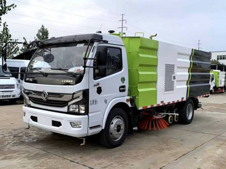 东风大多利卡8方洗扫车