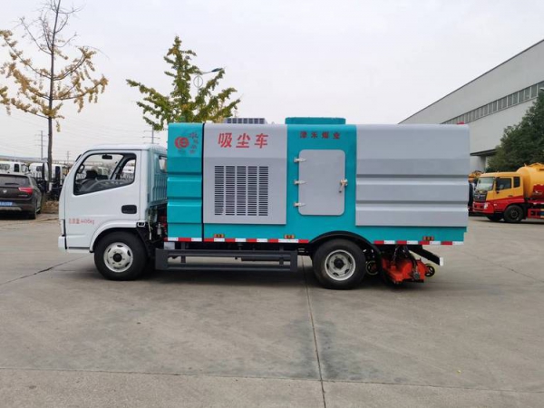 东风福瑞卡5方后置吸盘吸尘车