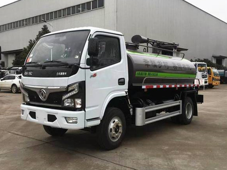 东风小多利卡5方吸粪车