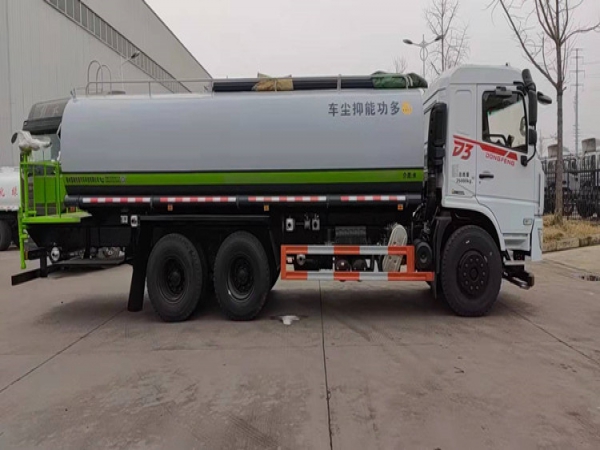 东风D3后双桥20方热水车