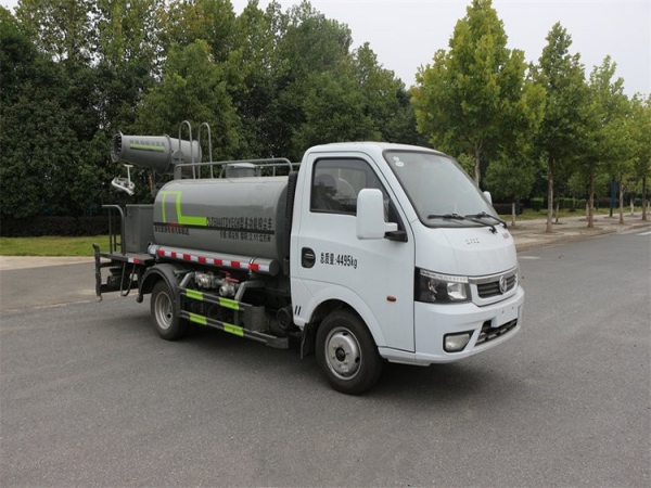 东风途逸2.5方小型雾炮洒水车