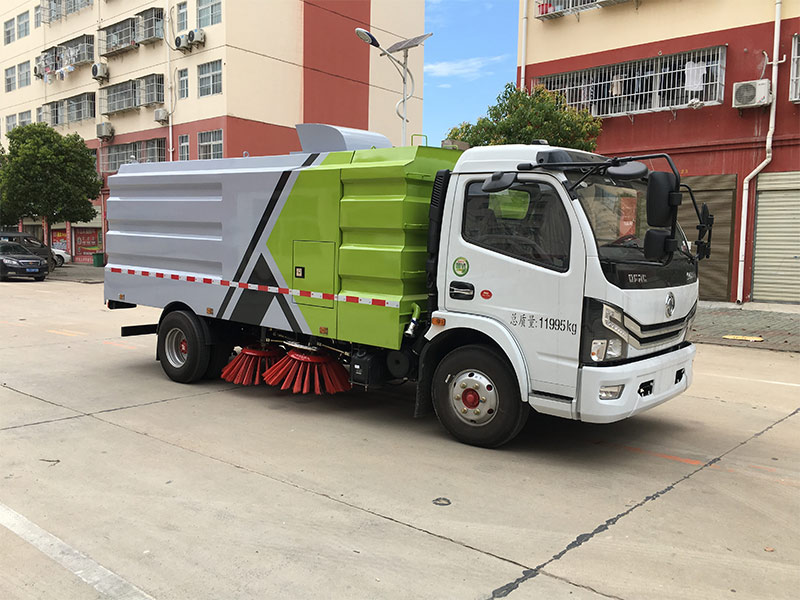 国六东风大多利卡扫路车