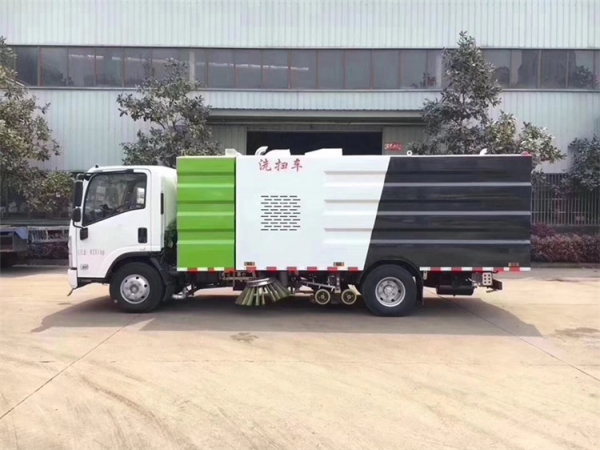国六五十铃扫路车