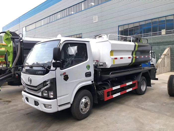 国六东风多利卡蓝牌清洗吸污车
