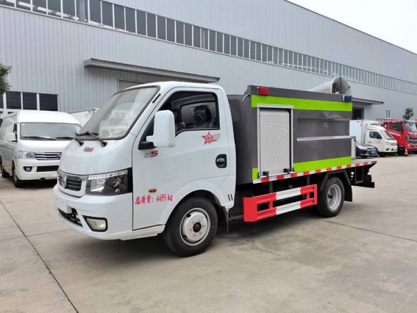 ​东风途逸2.6方蓝牌抑尘洒水车
