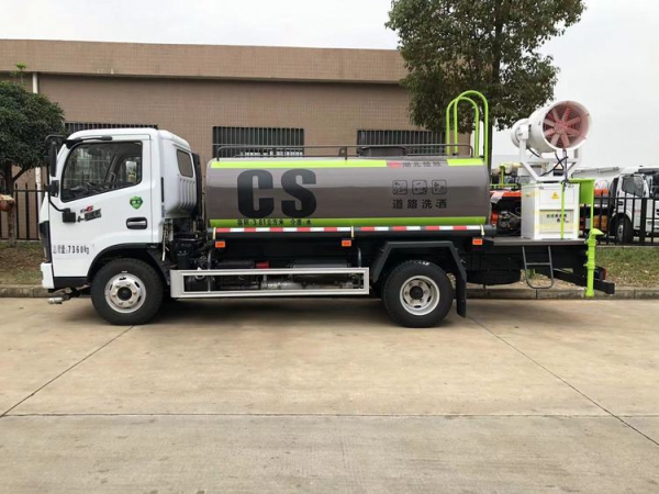 东风多利卡5方雾炮洒水车