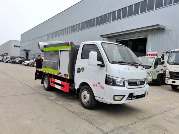 ​东风途逸2.6方蓝牌抑尘洒水车