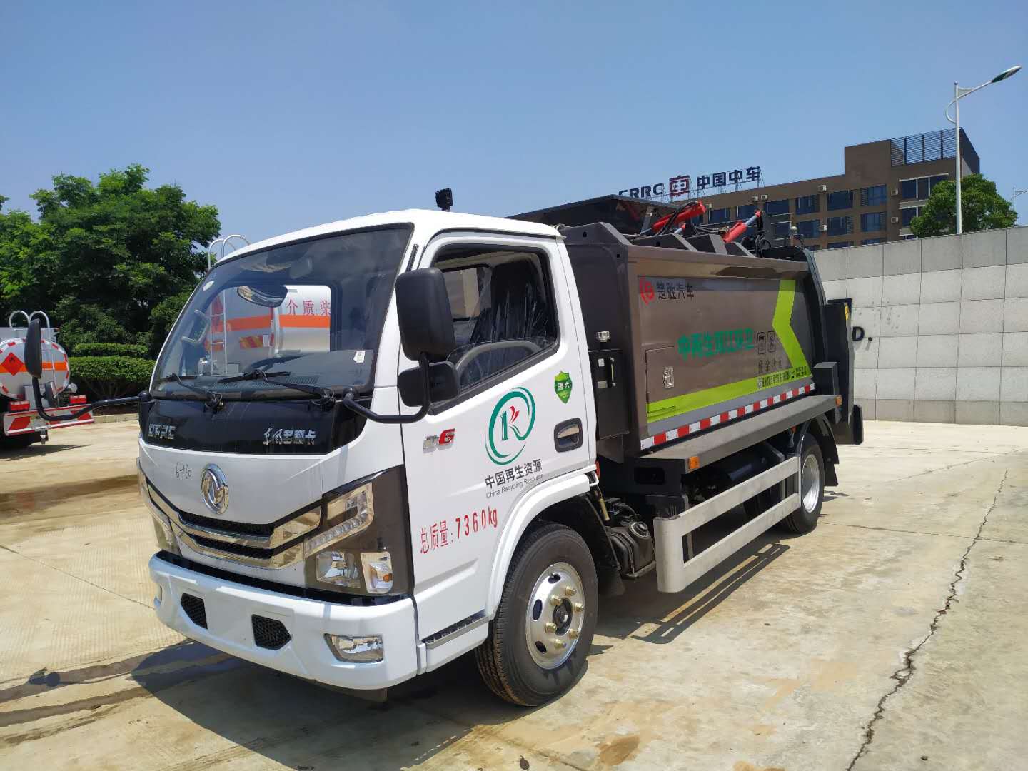 东风国六新工艺餐厨垃圾车更给力！